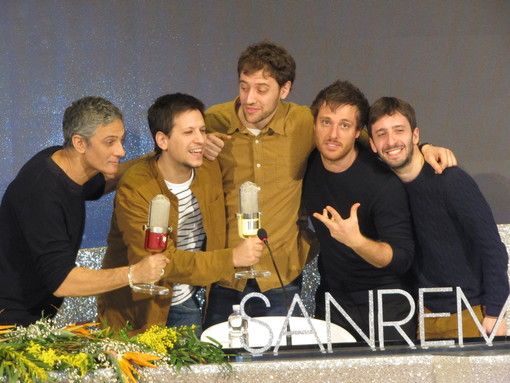 Sanremo, agli Eugenio in Via Di Gioia il premio Assomusica e i complimenti di Fiorello: &quot;Fortissimi&quot;