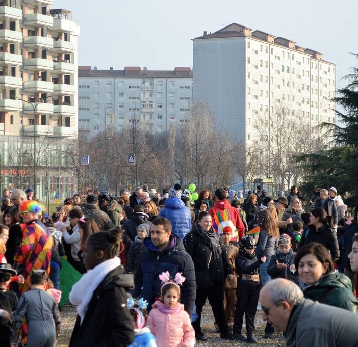 Quando il commercio di quartiere si fa del bene: a Mirafiori e Lingotto le raccolte fondi partono dal basso