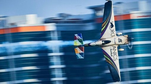 Red Bull Air Race sbarca in Francia! A Cannes grande festa con acrobazie aeree