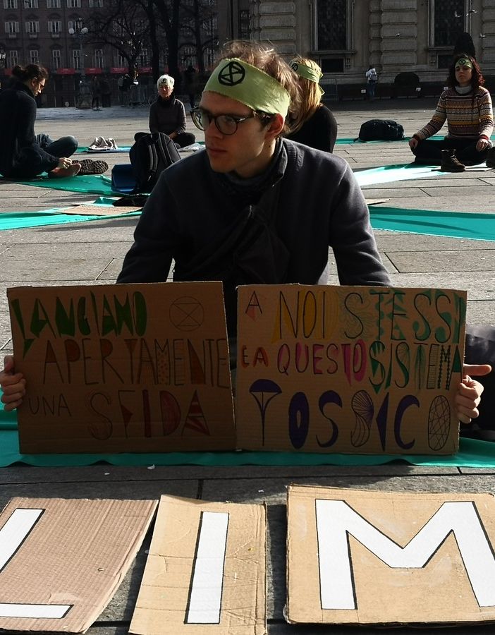 &quot;Per il coronavirus chiusi subito gli aeroporti, per l'emergenza ambientale nulla&quot;: sit-in di Extinction Rebellion Torino [FOTO]