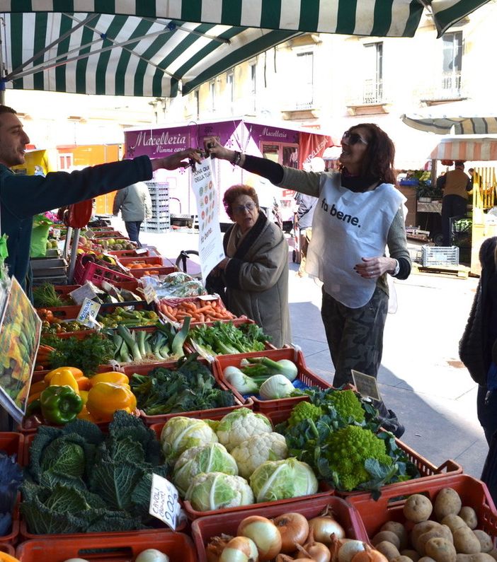 Da Open Incet a pranzo con &quot;Fa bene&quot;: basta una mela per fare comunità