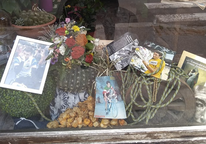 Parella, vetrina-tributo per Felice Gimondi in Piazza Chironi