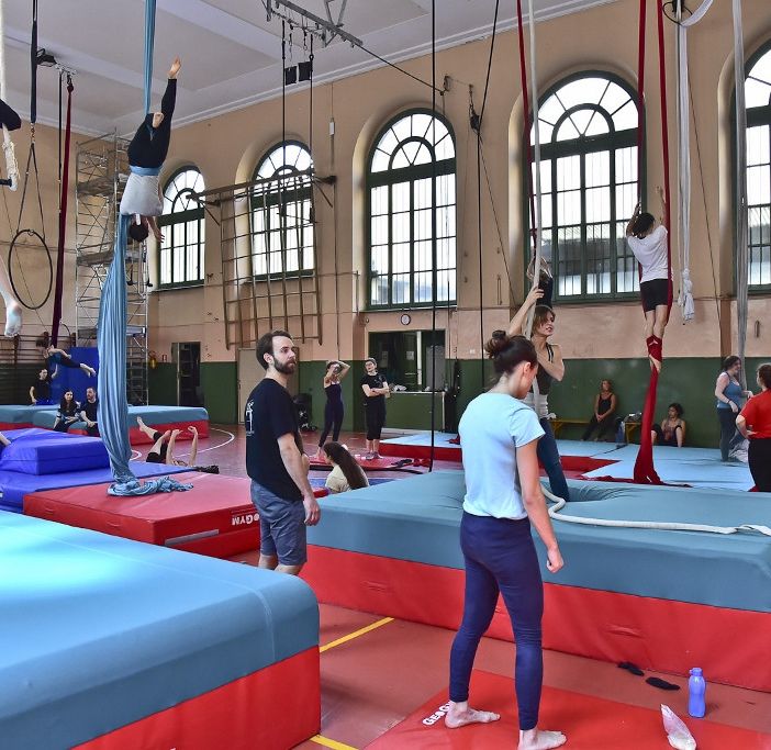 Una domenica a testa in giù grazie a Flic scuola di circo e Ginnastica