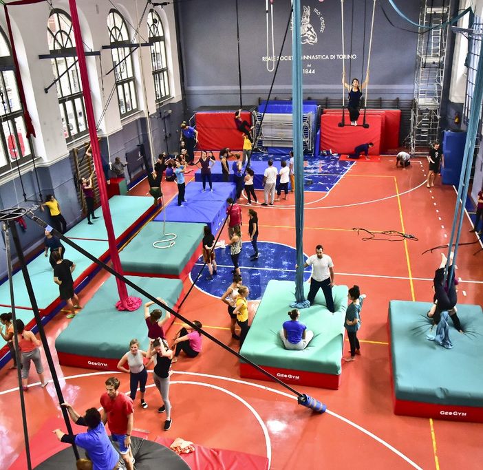 Festa dell’Acrobatica a Torino “Una domenica a testa in giù”