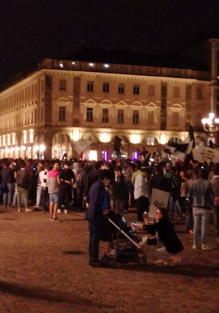Piazza San Carlo, &quot;Miravano a creare scompiglio tra la gente&quot;: così il gup inchioda la banda dello spray