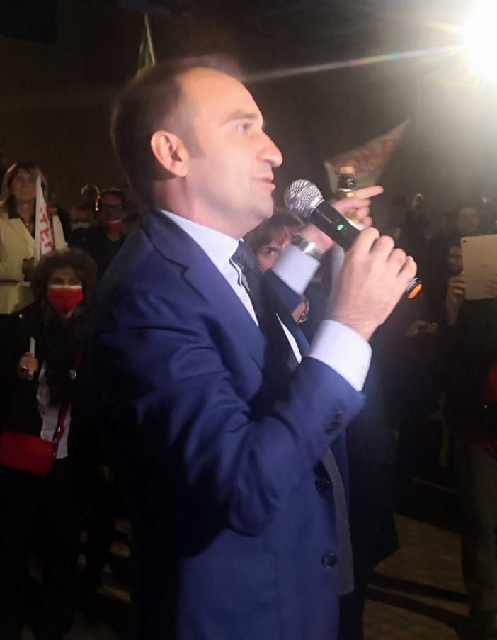 Stefano Lo Russo festeggia l'elezione