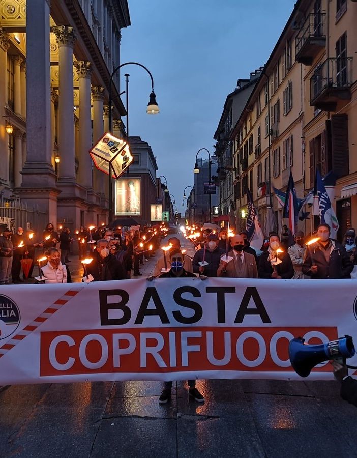 Fiaccolata Fratelli d'Italia a Torino