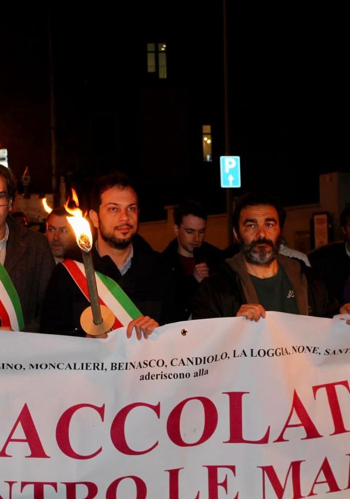 In centinaia alla fiaccolata da Nichelino a Moncalieri per dire no a tutte le mafie