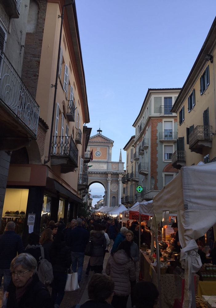 Un San Martino goloso per la 39^ Fiera di Chieri: a caccia di sapori regionali tra gli stand