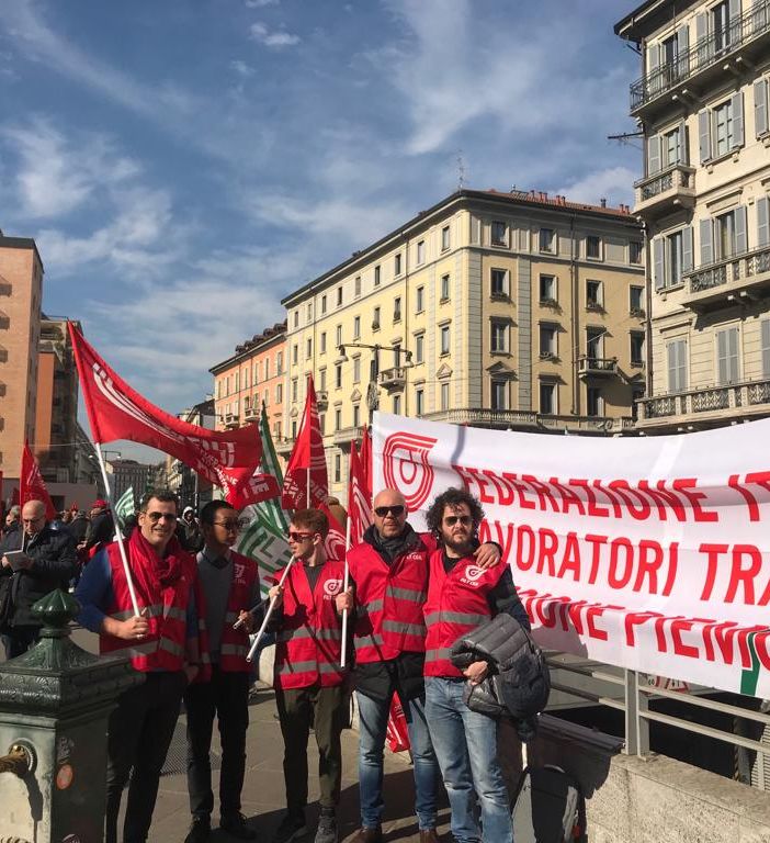 Sindacati da Torino a Milano in piazza per chiedere ad Amazon più garanzie per i lavoratori