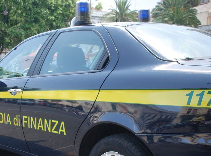 Dalla Francia a Torino in pullman con 68 ovuli di droga: arrestato