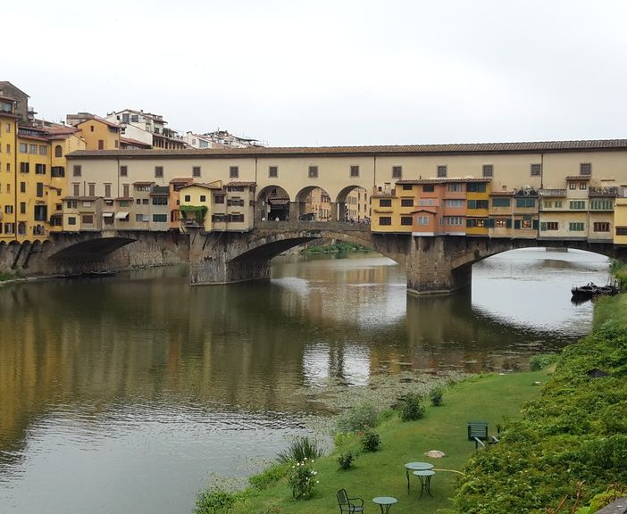 Sul lungarno per i &quot;fochi&quot; di San Giovanni si respira aria di Torino