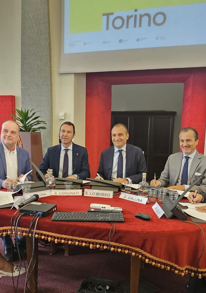 tavola con relatori in sala Colonne