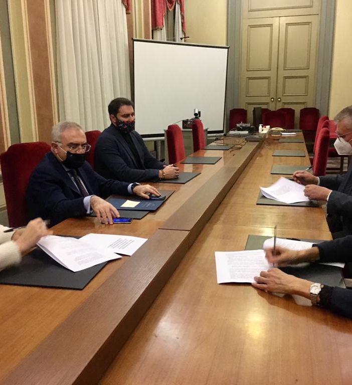 La firma del protocollo d’Intesa per la prevenzione ed il contrasto alle occupazioni abusive di alloggi di edilizia residenziale pubblica