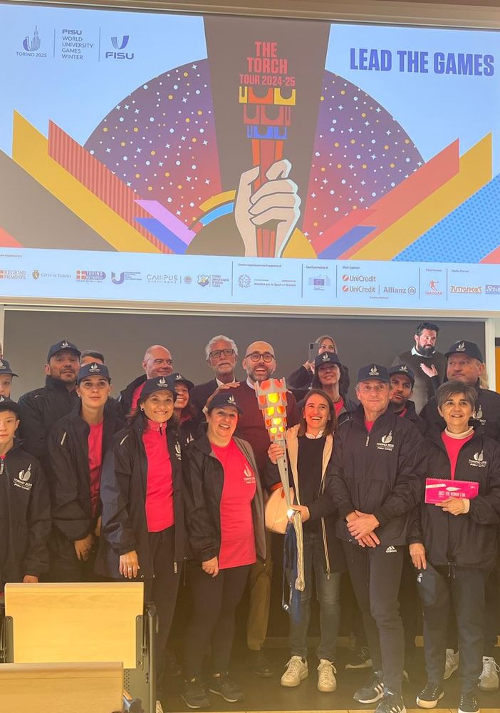 La fiaccola dei Torino 2025 FISU World University Games è arrivata a Mondovì