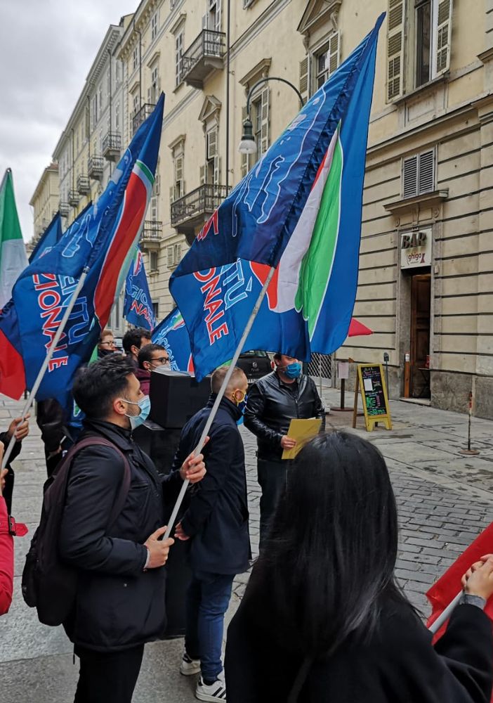 Gioco d'azzardo, flash mob dei giovani di FdI contro la modifica della legge:&quot;Se si tolgono le regole vince la mafia&quot;