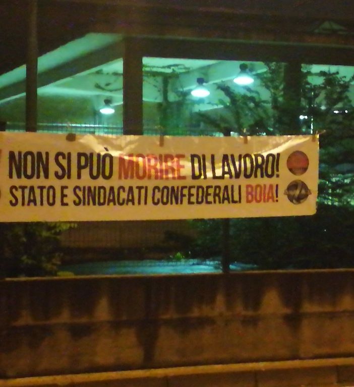 Forza Nuova, striscione appeso alla Thyssen per protestare contro le morti sul lavoro