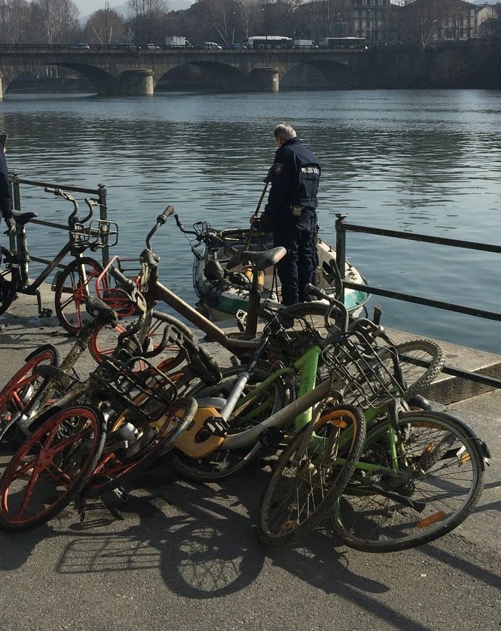 Sicurezza, continua il recupero delle biciclette nel Po