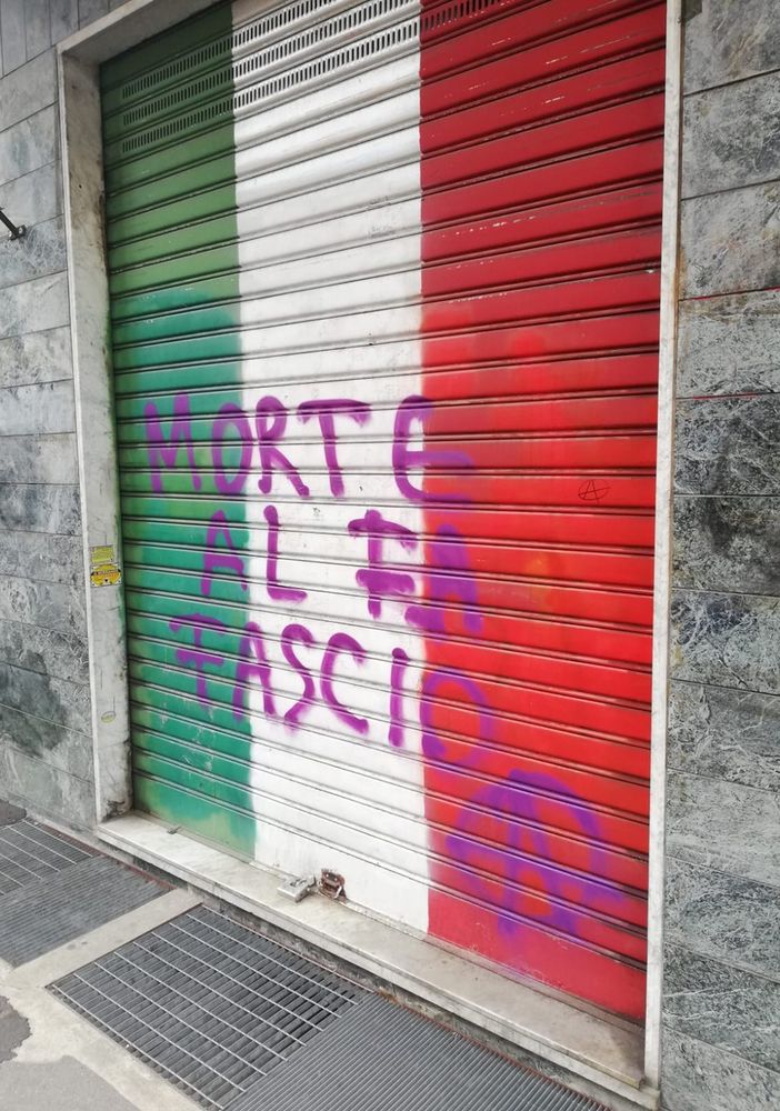 Vandalizzata la sede di Fratelli d'Italia in Barriera di Milano