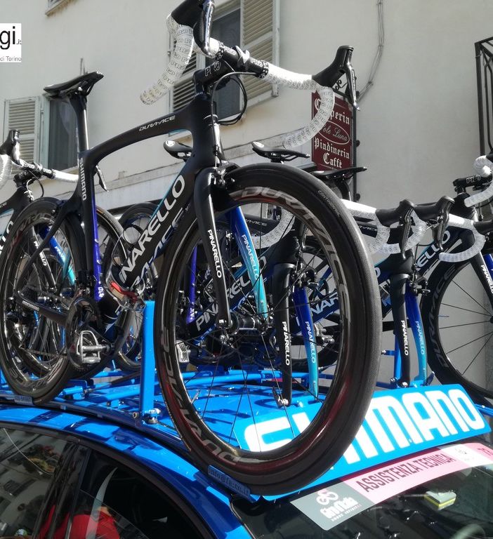 Giro d’Italia: olio e vetro su tappe percorso, indagano i carabinieri