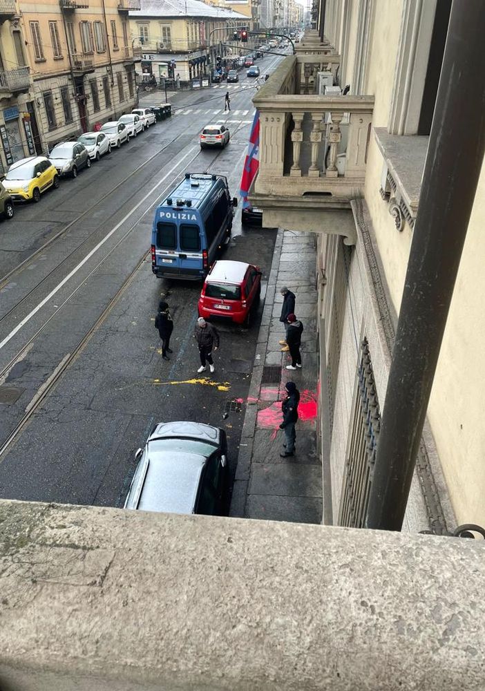 vandali contro sede edisu piemonte