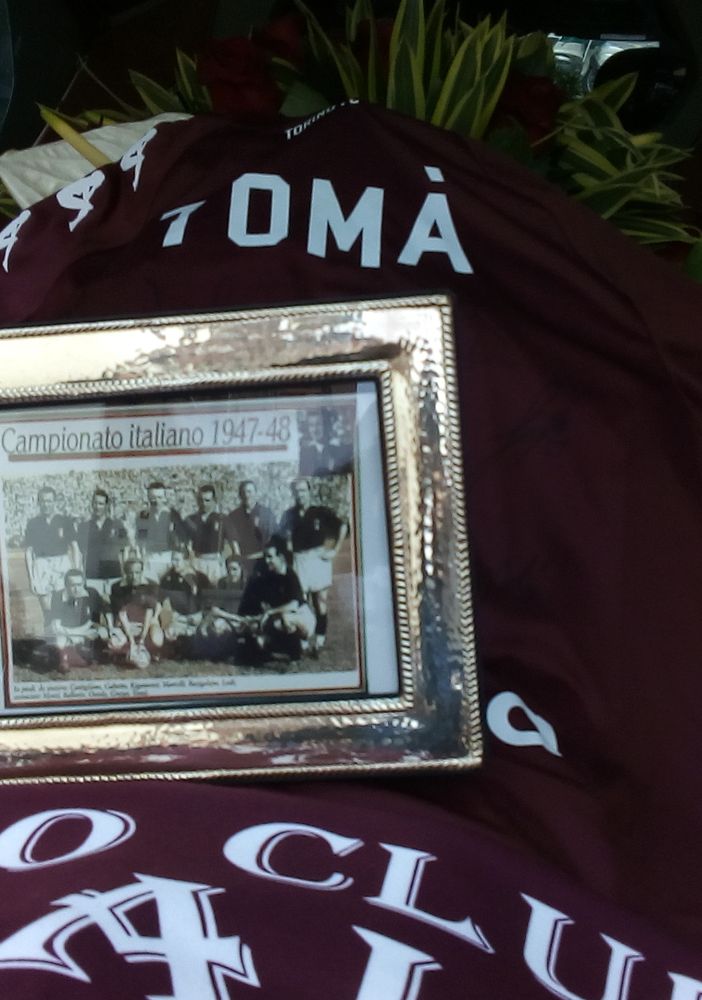 Torino ha dato l’ultimo saluto all’ultimo degli Invincibili (FOTO e VIDEO)