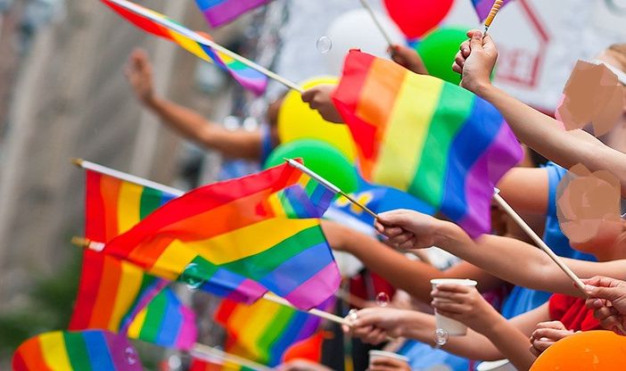 D'amore e di lotta. Il 15 giugno la sfilata arcobaleno del Torino Pride: superospite il cantante Michele Bravi