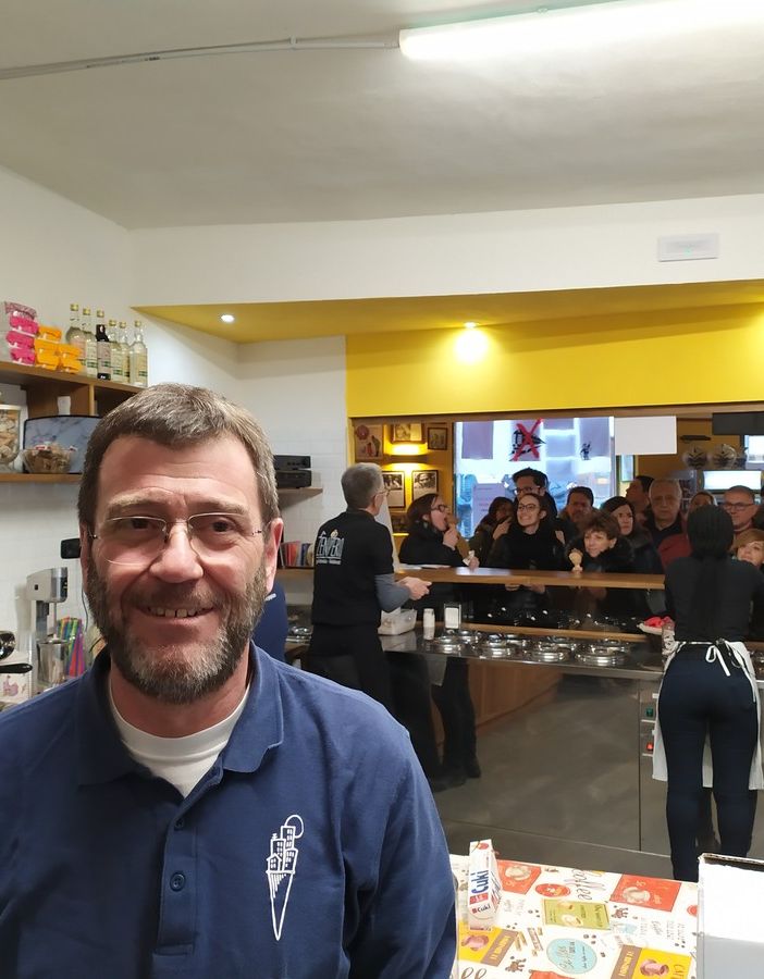 A Borgo Dora centinaia di gelati per Medici Senza Frontiere