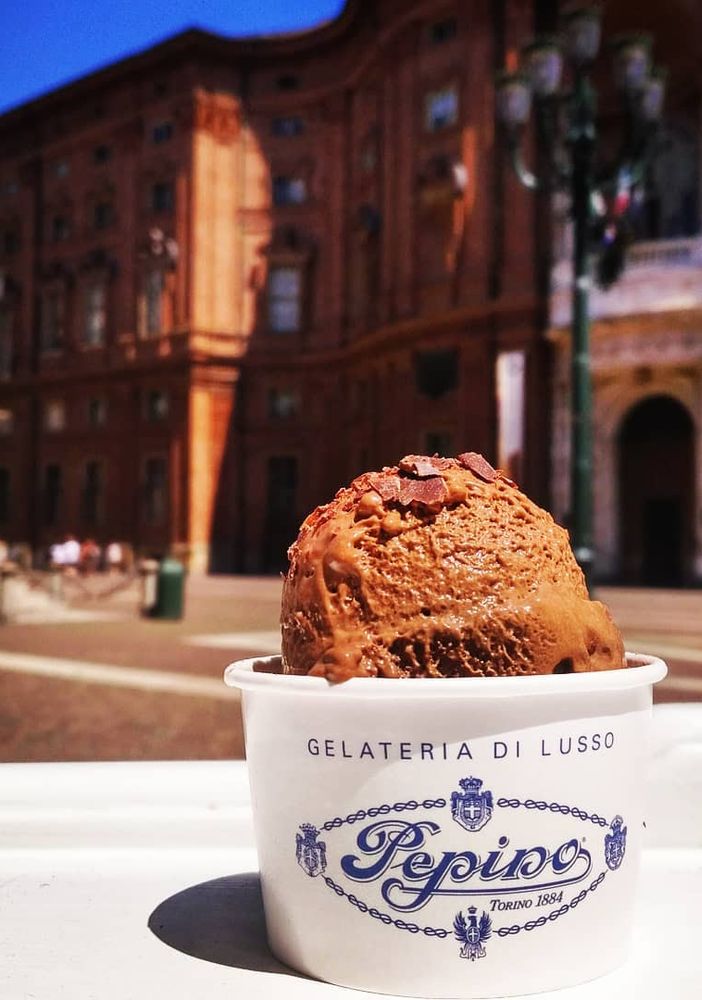Gelati Pepino 1884: lo storico gelato di Piazza Carignano si paga con lo smartphone