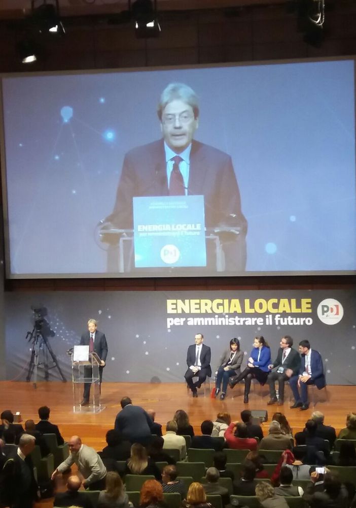 Gentiloni al Lingotto di Torino: poche parole ai manifestanti Embraco, poi incitamento agli amministratori dem (FOTO E VIDEO)