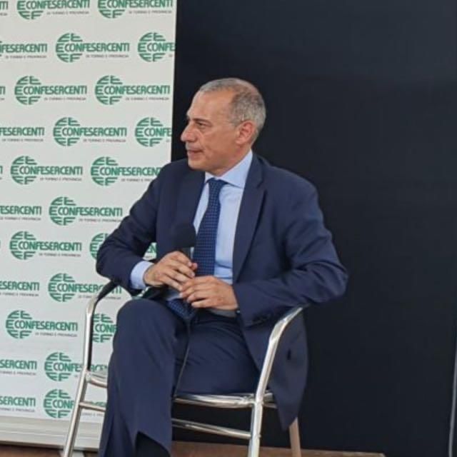 Commercio, Banchieri: &quot;Il caro bollette è la priorità ma chiediamo sgravi fiscali e una webtax&quot;
