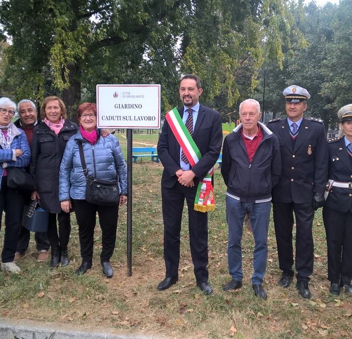 Celebrata la giornata per le vittime degli incidenti sul lavoro nel giardino di Grugliasco a loro dedicato [FOTO]