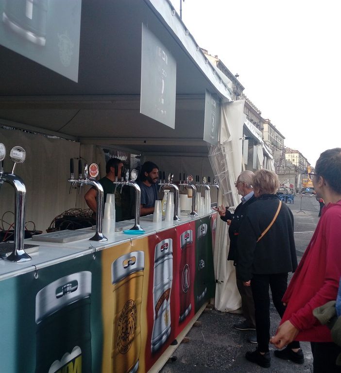 G7 a Torino &quot;privé inutile&quot;. Proxima: &quot;L'alternativa è già in strada&quot;