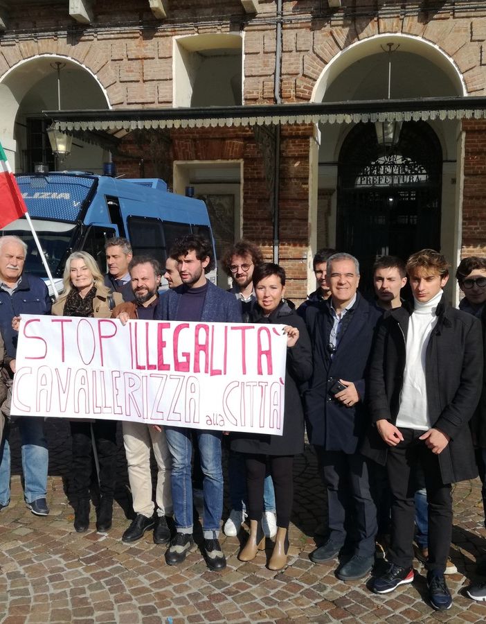 Cavallerizza, i giovani di Forza Italia pongono una condizione: &quot;Esclusi dalle risorse chi ha occupato la struttura fino a ieri&quot;