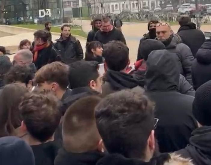 Volantinaggio del Fuan, momenti di tensione al Campus Einaudi