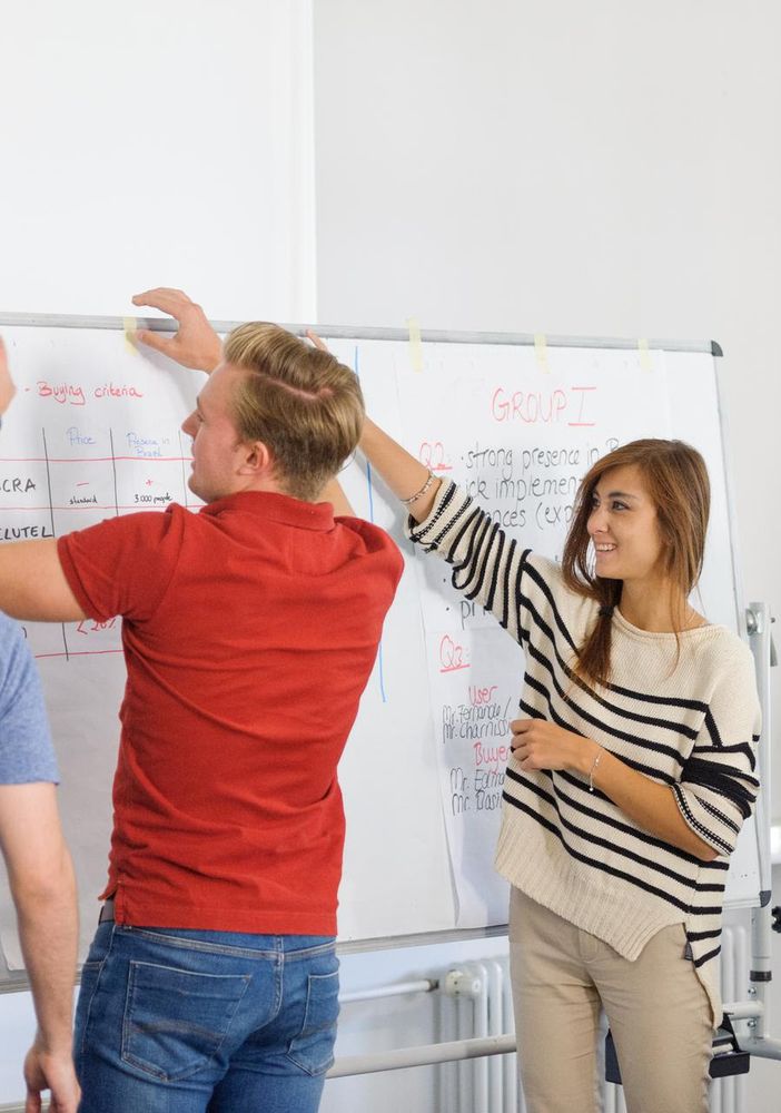 Gli imprenditori di domani vanno a farsi le ossa nelle start up più interessanti, ma anche in alcune aziende top