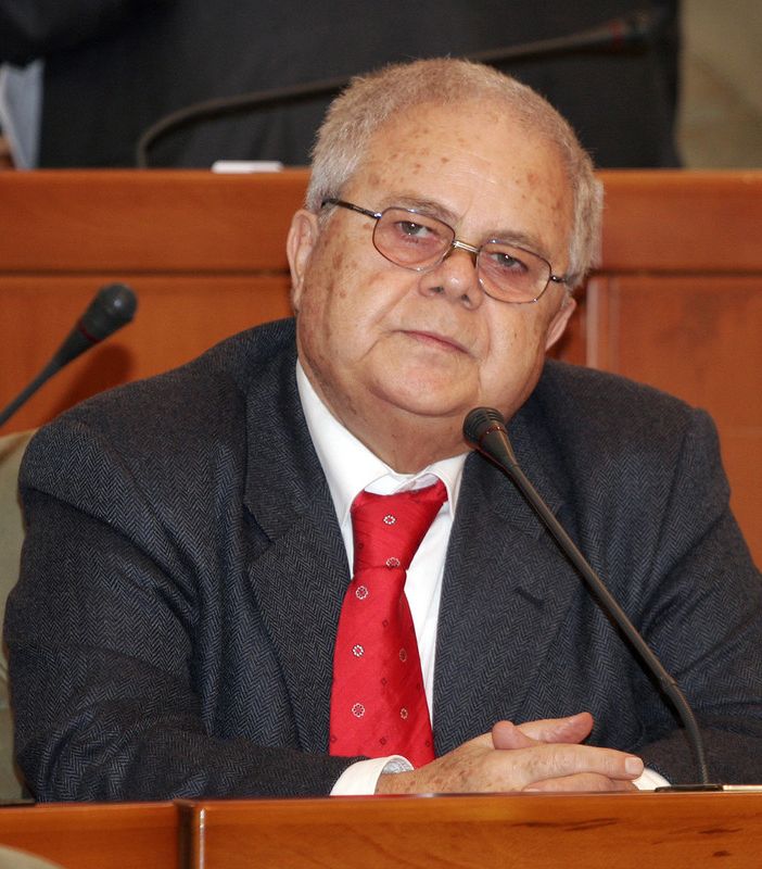 Il Consiglio regionale ha ricordato l'ex assessore Giovanni Caracciolo
