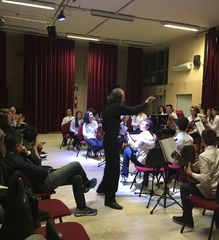 I giovani di &quot;In Crescendo&quot; della scuola Gobetti per Medici senza frontiere&quot;