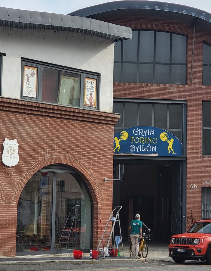 A Torino con il pallone non solo si gioca, ma si fanno acquisti: il Balon e il Gran Balon