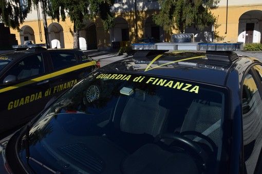 Vendevano ricambi d'auto di grandi marchi in tutto il mondo, ma erano falsi: scoperta truffa milionaria