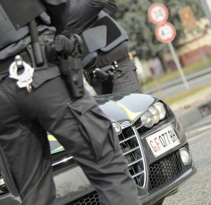 Prestavano denaro a tassi del 300%: la Gdf arresta due usurai