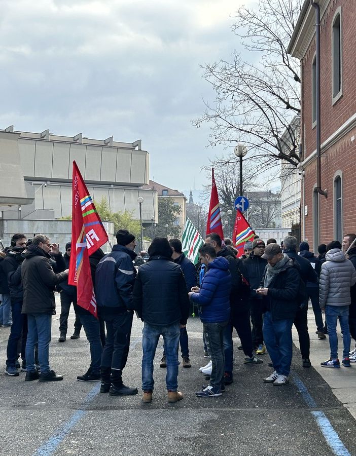 Manifestazione di sindacati e lavoratori Gurit