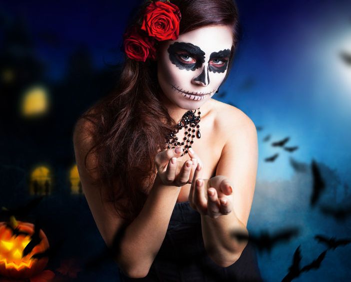 Halloween, serate e cene a tema dark, come vestirsi con stile ma senza risultare mascherati