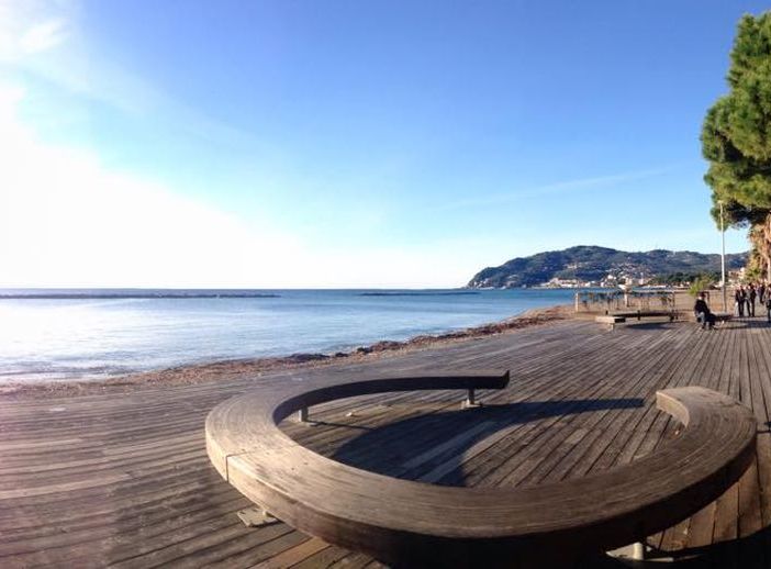 A pochi passi dalla Milano – Sanremo e cullati dalle onde del mare: continuano le offerte all'Hotel Mayola di San Bartolomeo al Mare