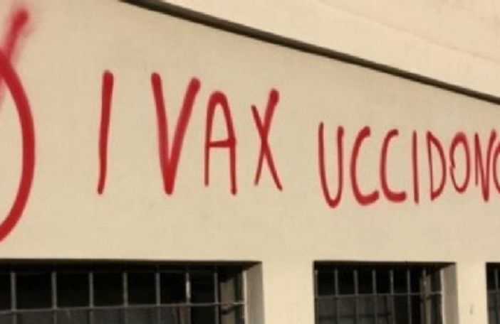 No vax in azione anche a Moncalieri: imbrattato l'esterno del Santa Croce (foto d'archivio)