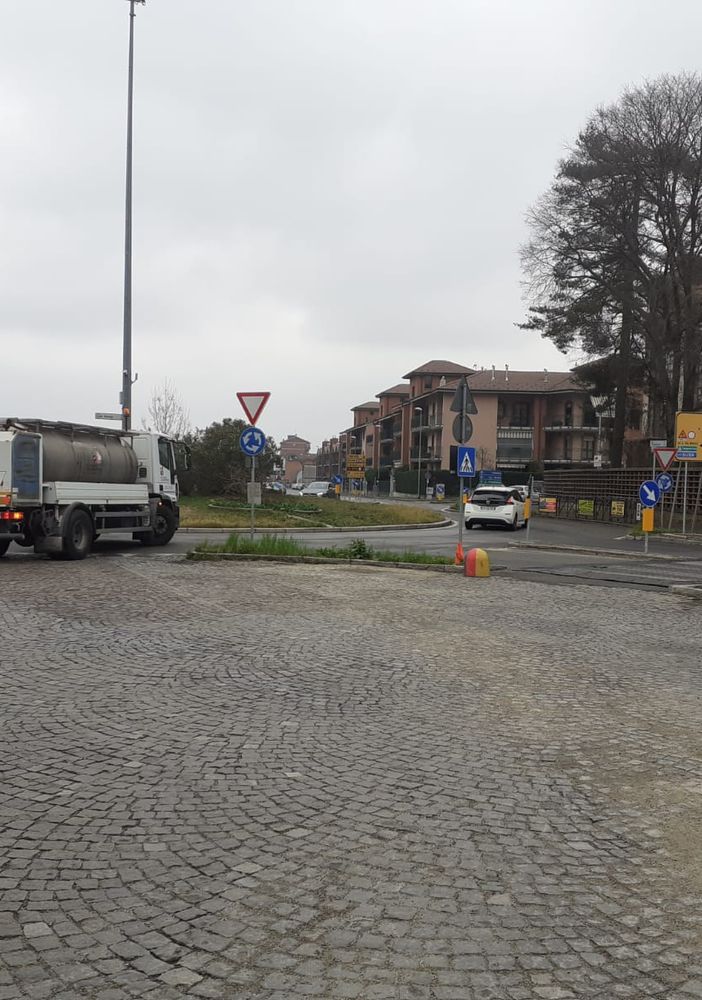 Coronavirus, a Collegno al via le operazioni di sanificazione delle strade