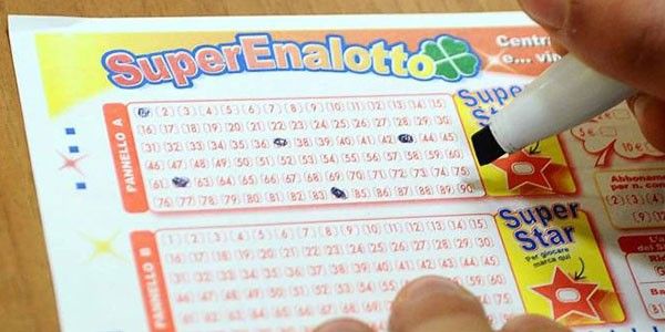 Superenalotto, a Grugliasco sfioraro il jackpot: 5 da 43mila euro