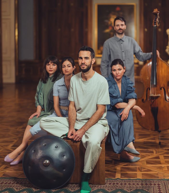 Il percussionista di Bjork Manu Delago in arrivo al Magazzino sul Po