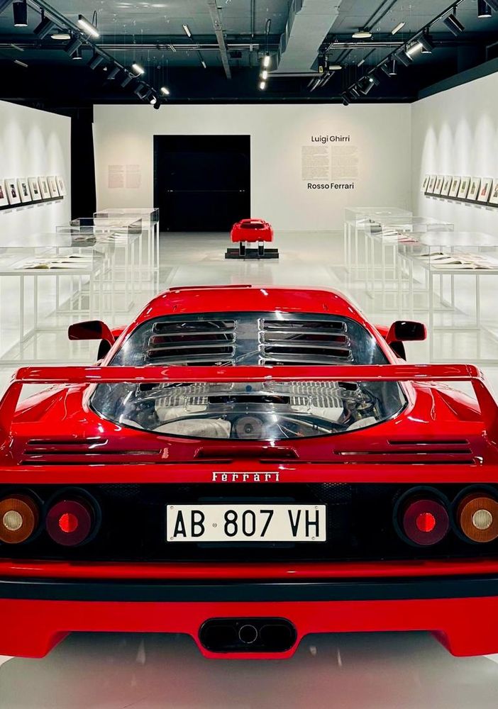 Rosso Ferrari: apre al Mauto la mostra di scatti di Luigi Ghirri realizzati a Maranello