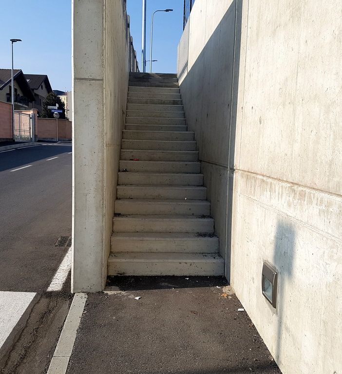 Brandizzo, Alternativa Civica chiede modifiche alla rampa di scale della stazione